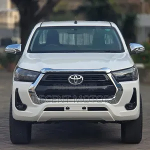 Toyota Hilux 2020 White