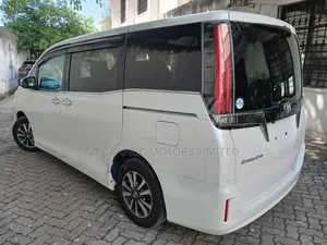 Toyota Esquire 2019 White