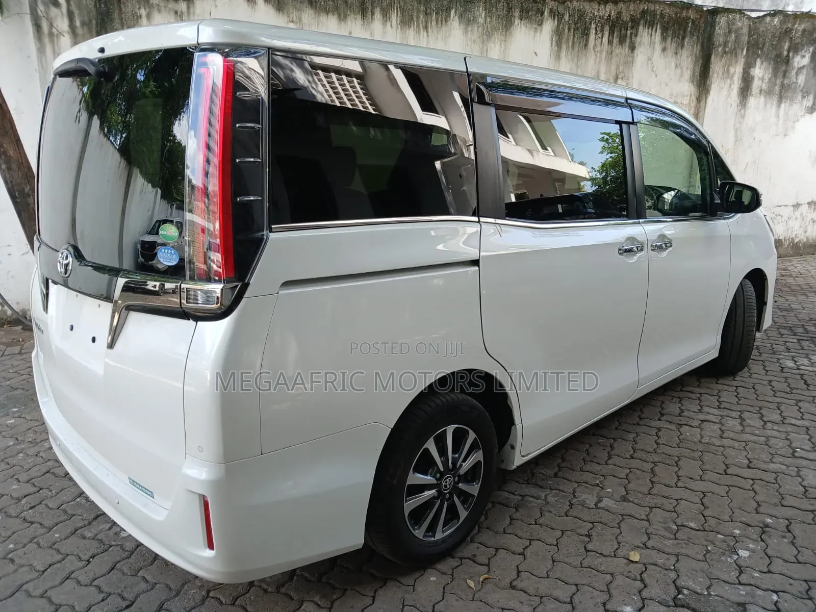 Toyota Esquire 2019 White