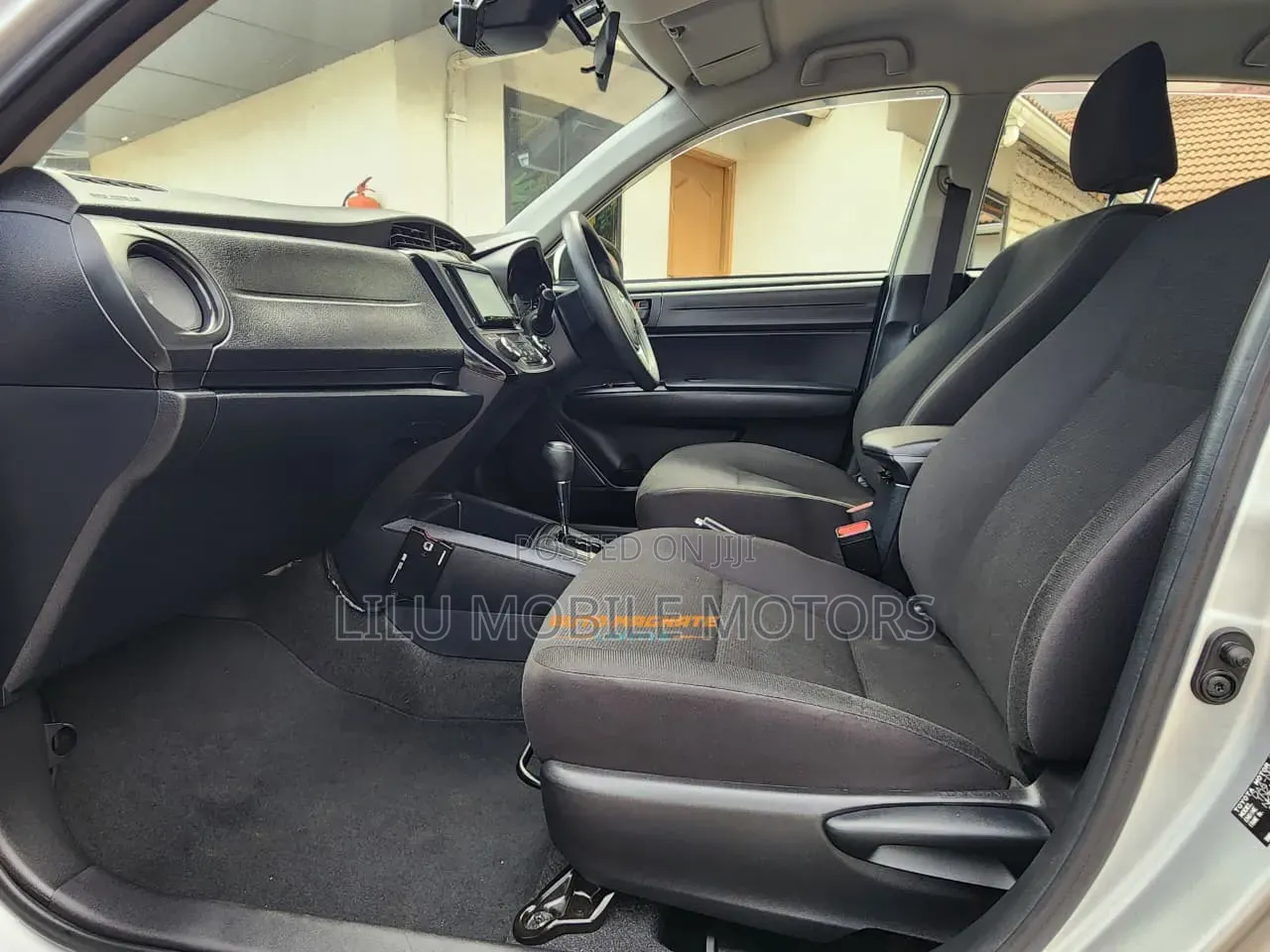 Toyota Axio 1.5 Hybrid G 2WD 2020 Silver