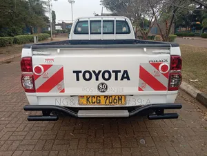 Toyota Hilux 2015 White