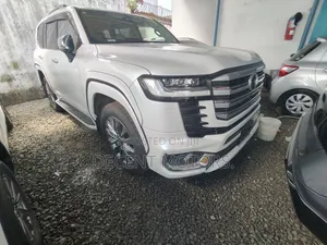 Toyota Land Cruiser 2021 White