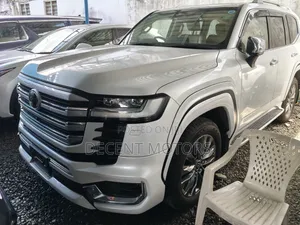 Toyota Land Cruiser 2021 White