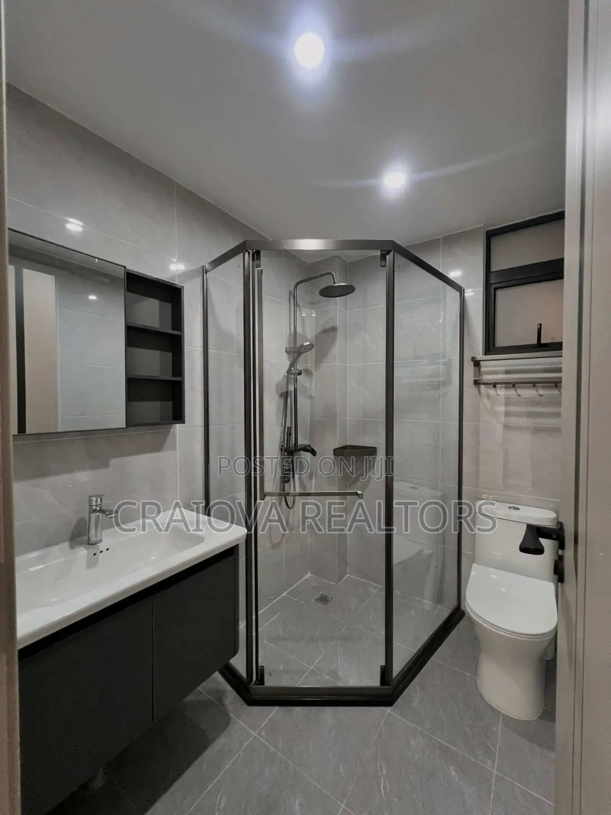 3bdrm Apartment in Valley Arcade for sale
