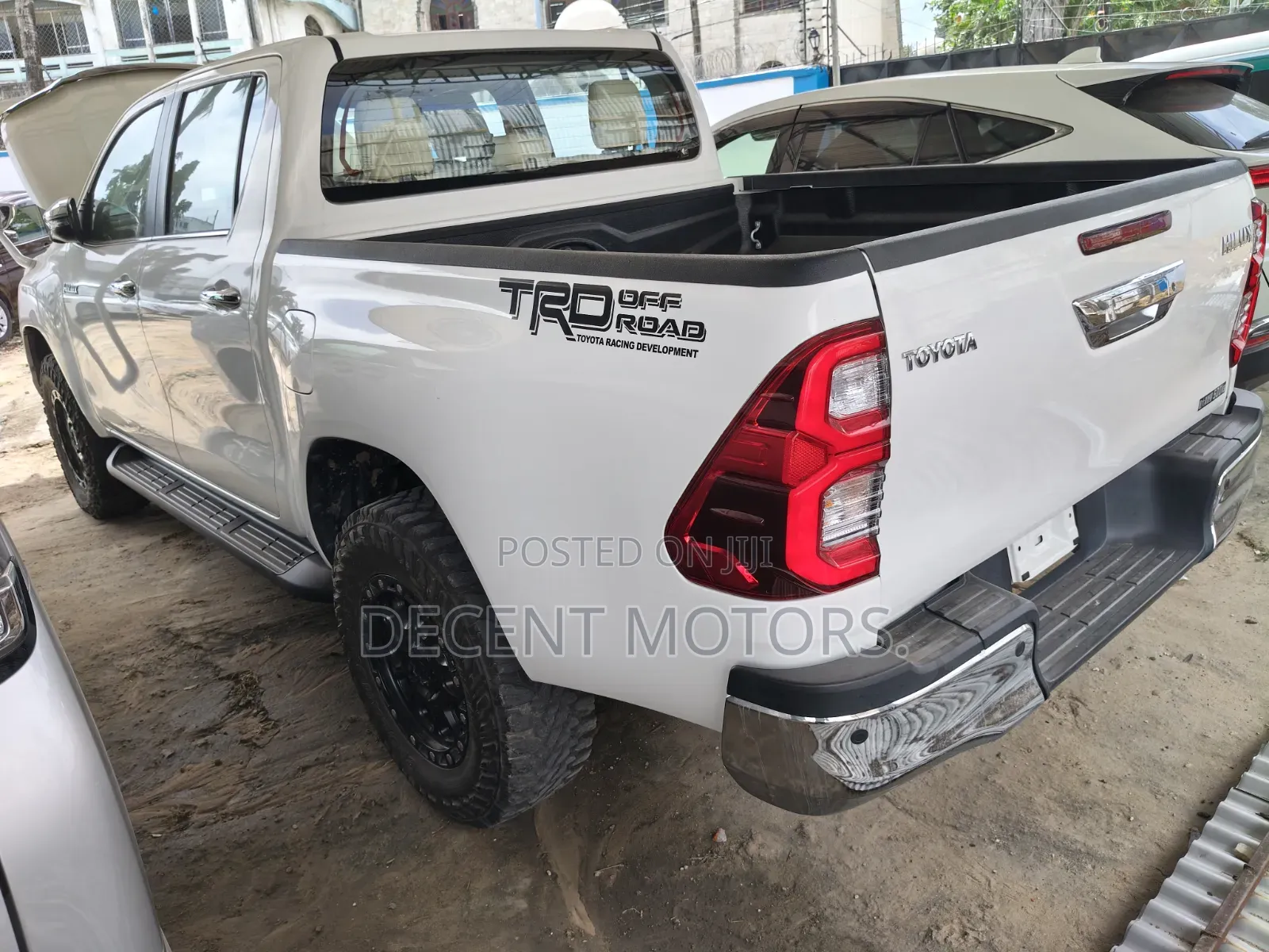 Toyota Hilux 2020 White