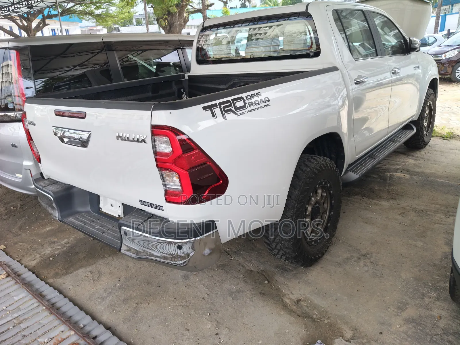 Toyota Hilux 2020 White