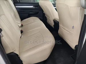 Toyota Hilux 2020 White