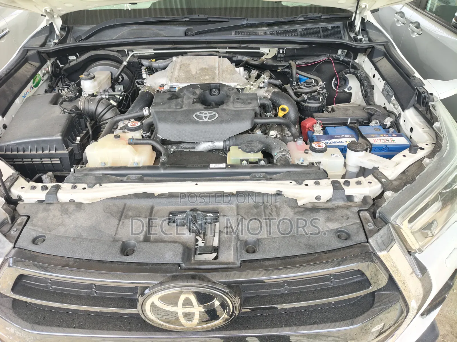 Toyota Hilux 2020 White
