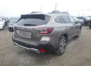 Subaru Outback 2022 Brown
