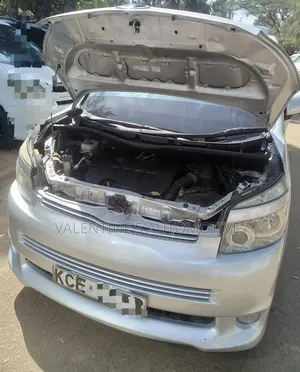 Toyota Voxy 2008 Silver