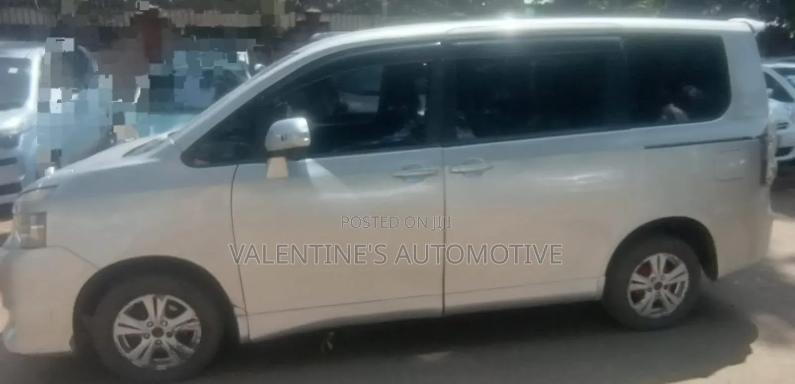 Toyota Voxy 2008 Silver