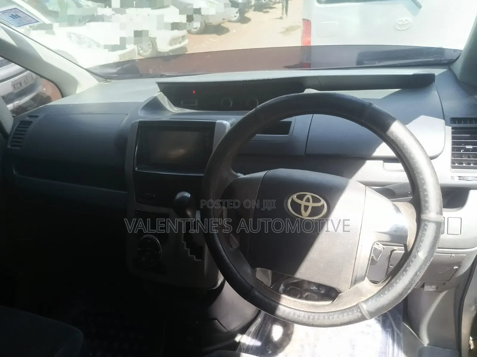 Toyota Voxy 2008 Silver