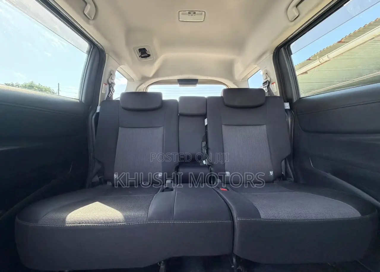 Toyota Sienta 2019 Beige