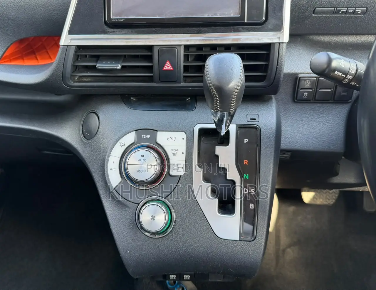 Toyota Sienta 2019 Beige