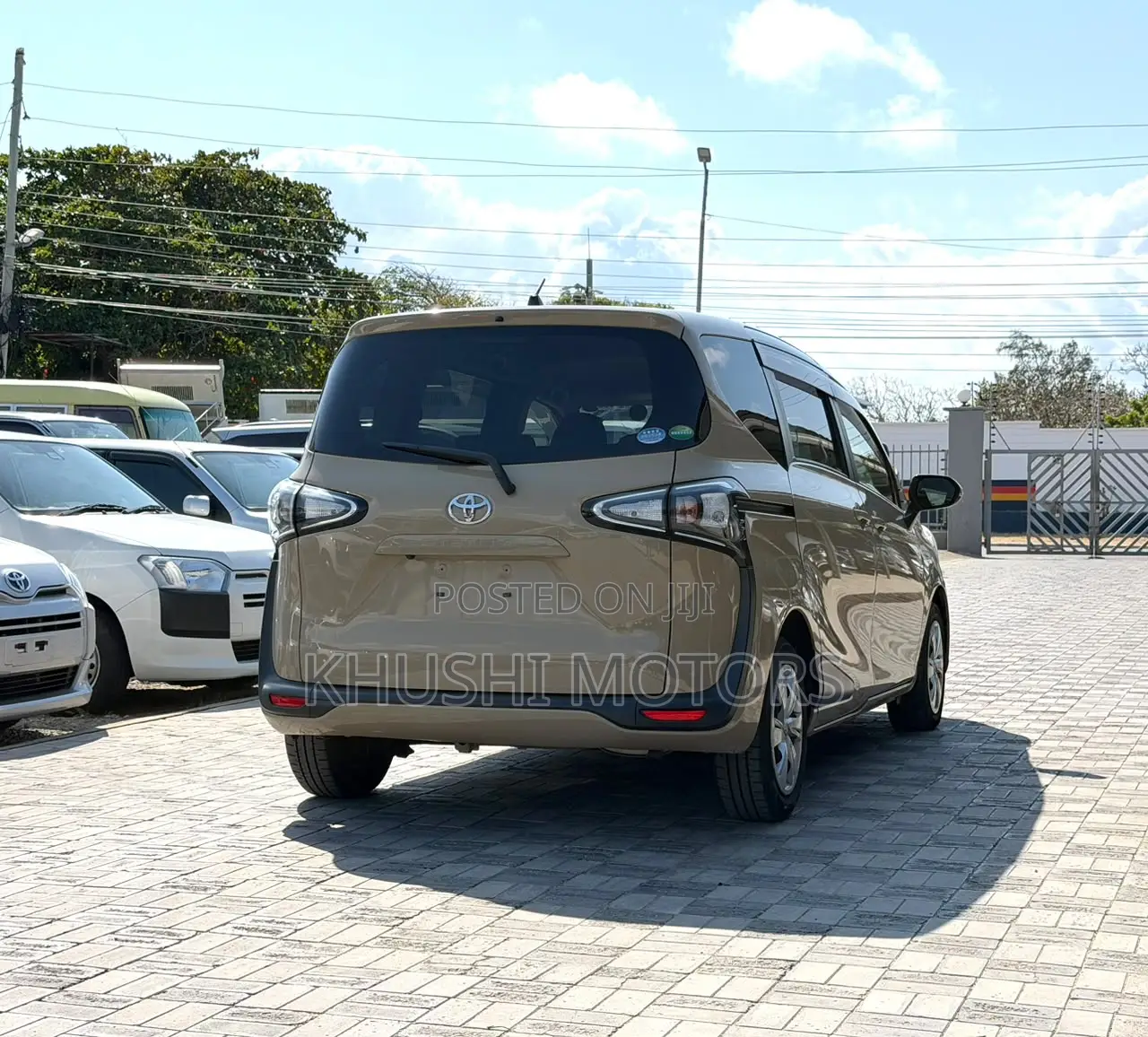 Toyota Sienta 2019 Beige
