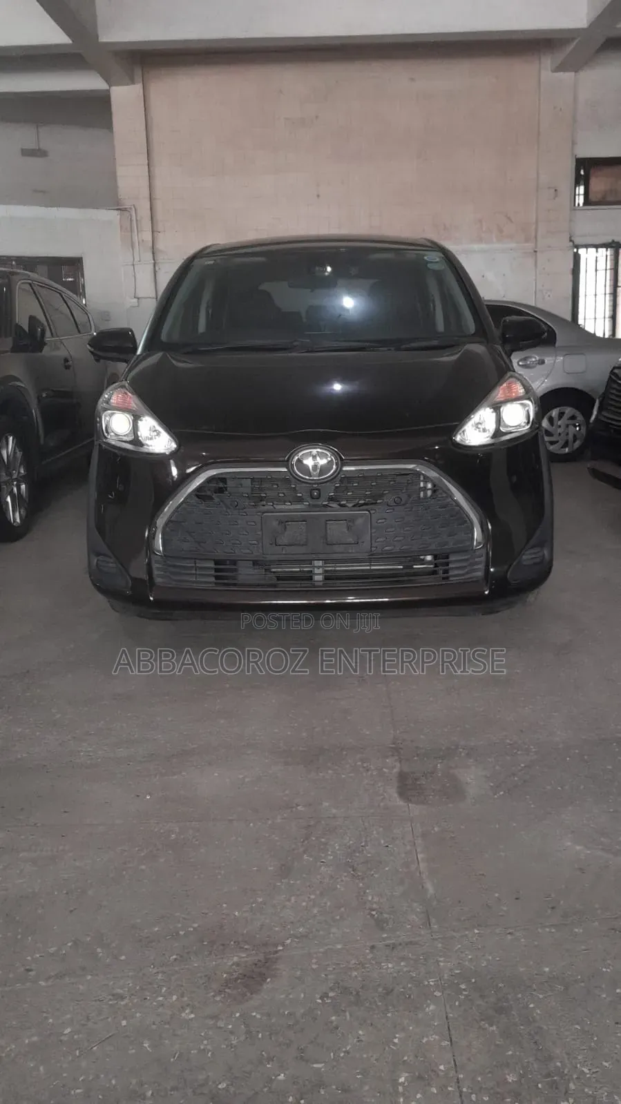 Toyota Sienta 2018 Brown