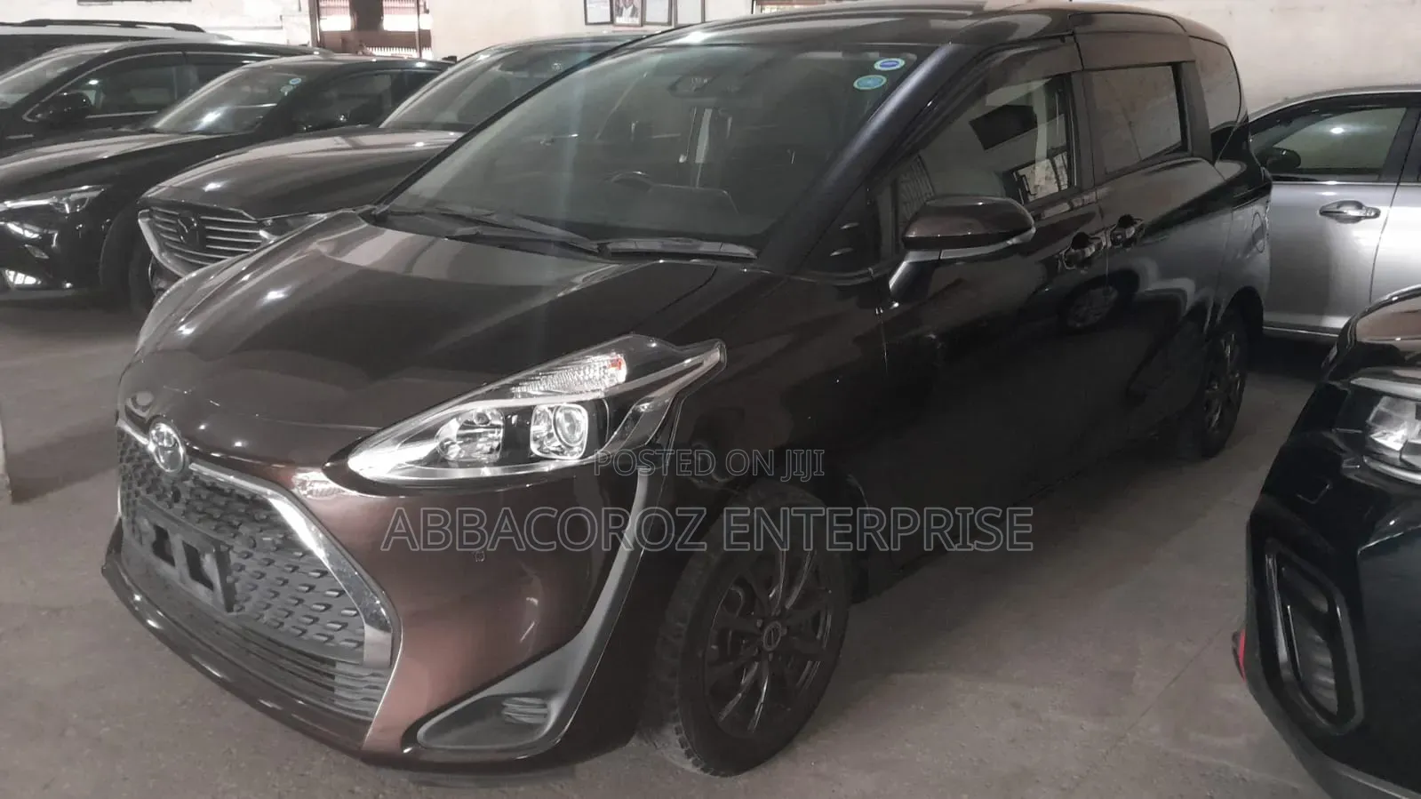 Toyota Sienta 2018 Brown