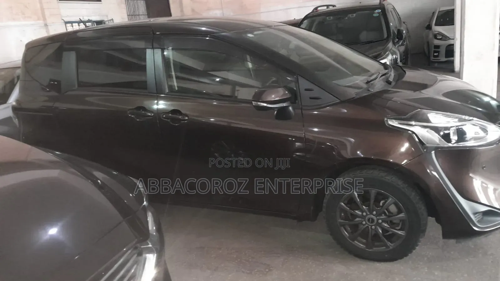 Toyota Sienta 2018 Brown