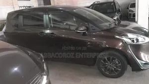 Toyota Sienta 2018 Brown