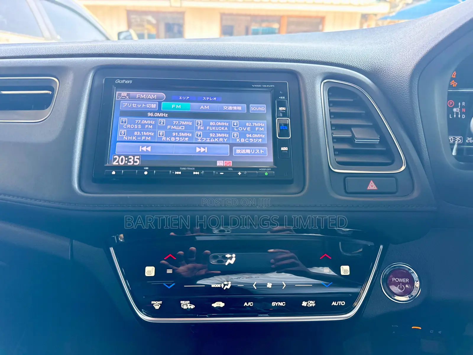 Honda Vezel 1.5 Hybrid 2WD 2018 Red