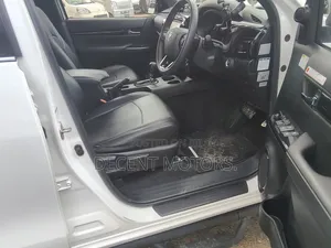 Toyota Hilux 2.8 Diesel 2020 White