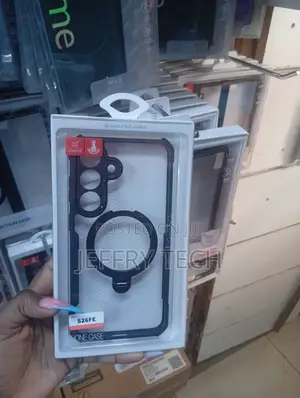 Black Xundd MagSafe Phone Case Packaged for the Samsung Galaxy S26 FE