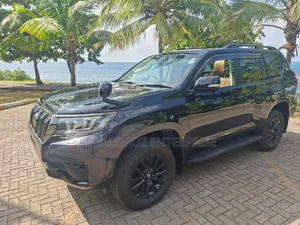Toyota Land Cruiser Prado 2022 Black