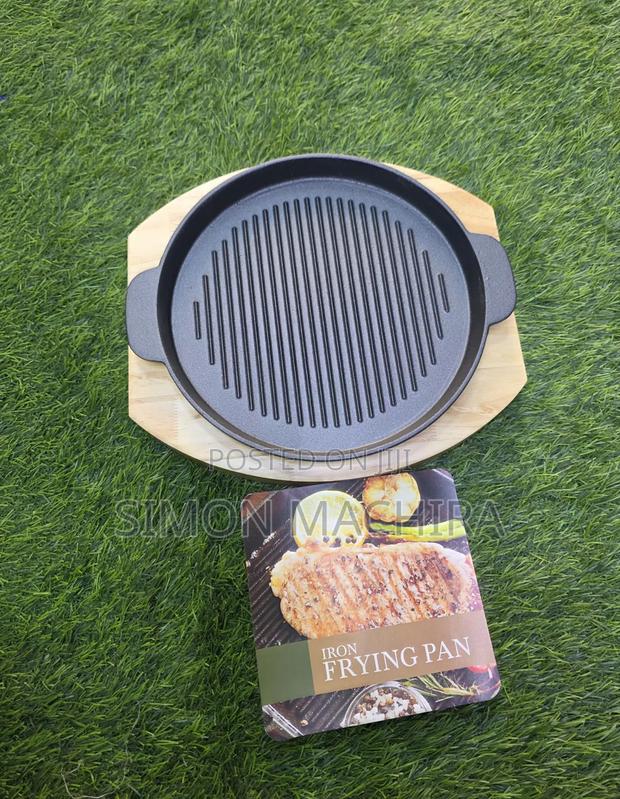 Cast Iron Sizzling Grill With Wooden Base