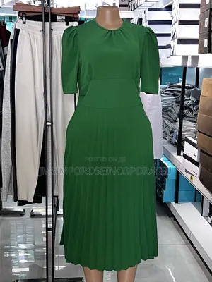 Stylish Pleated Midi Dress
