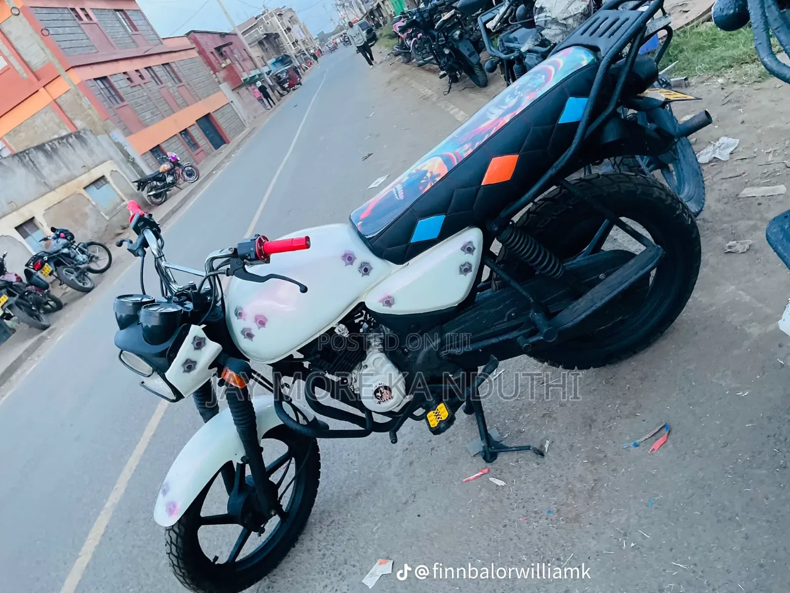 Bajaj Boxer 150 UG 2024 Red