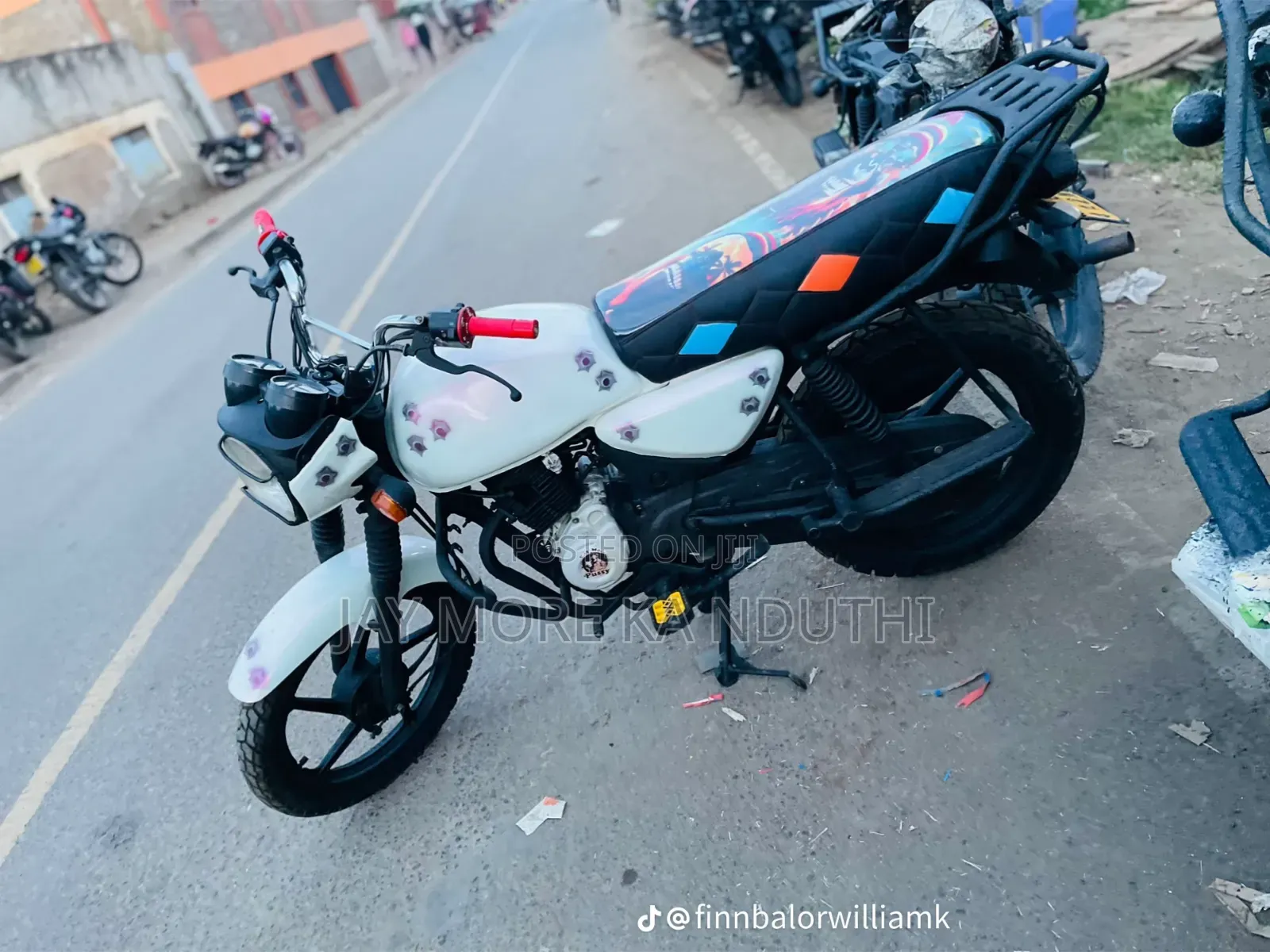 Bajaj Boxer 150 UG 2024 Red