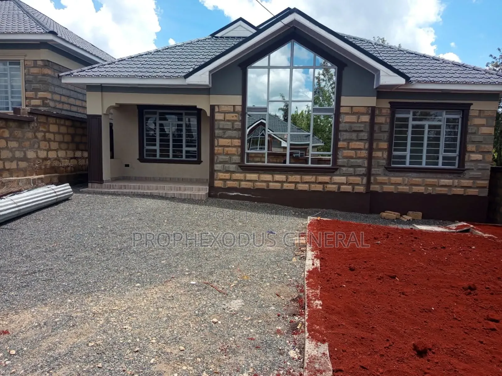 3bdrm Bungalow in Matasia for sale