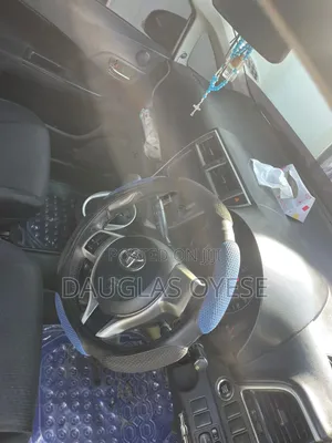 Toyota Ractis 2012 Pearl