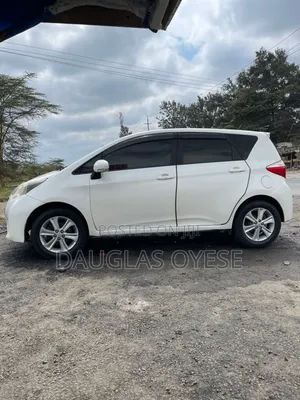 Toyota Ractis 2012 Pearl