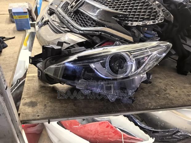 Axela 2014 Headlight