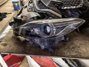 Axela 2014 Headlight
