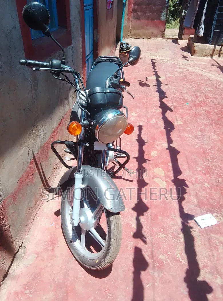TVS XL 100 2024 Gold