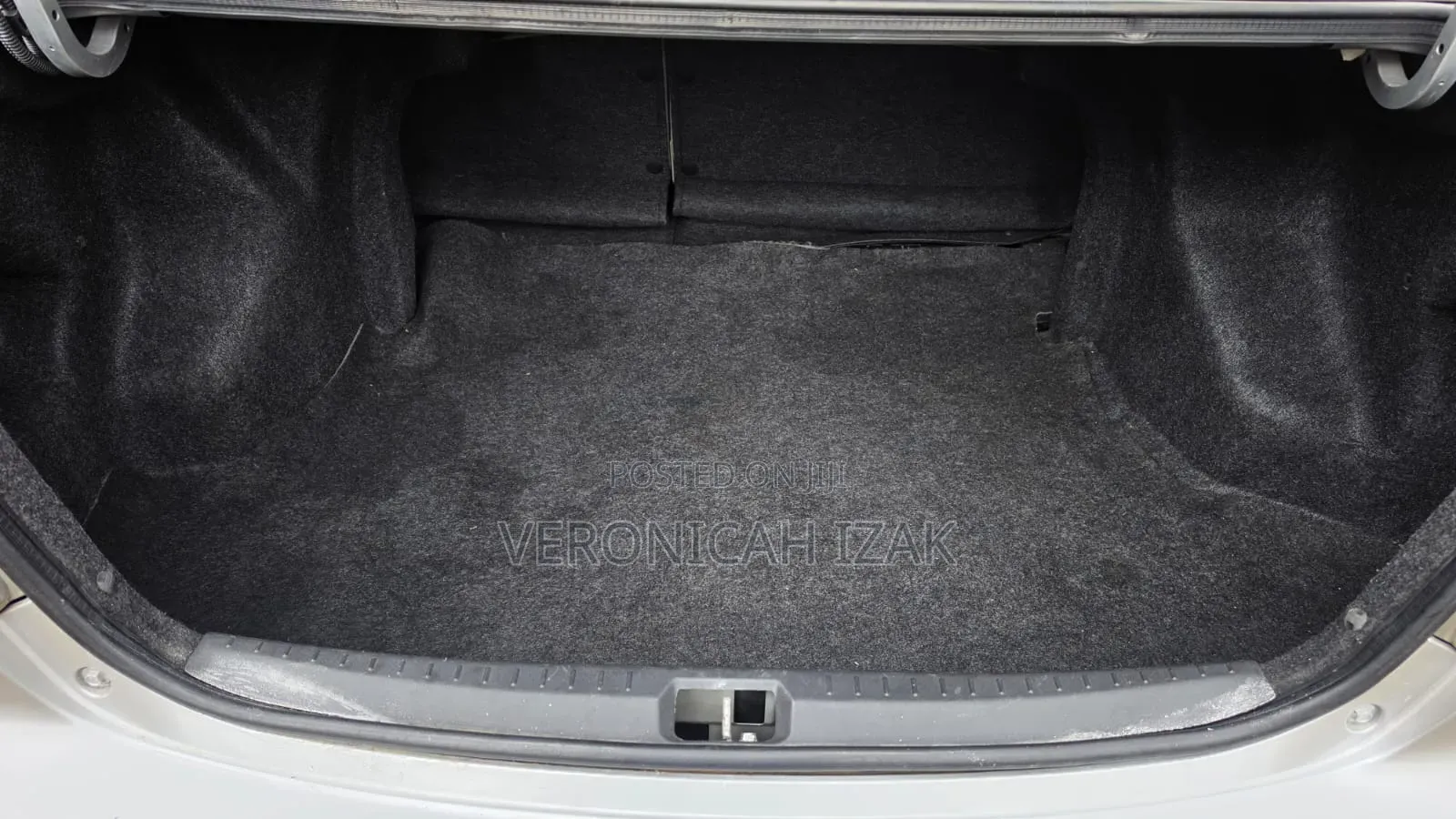 Toyota Belta 2009 Silver