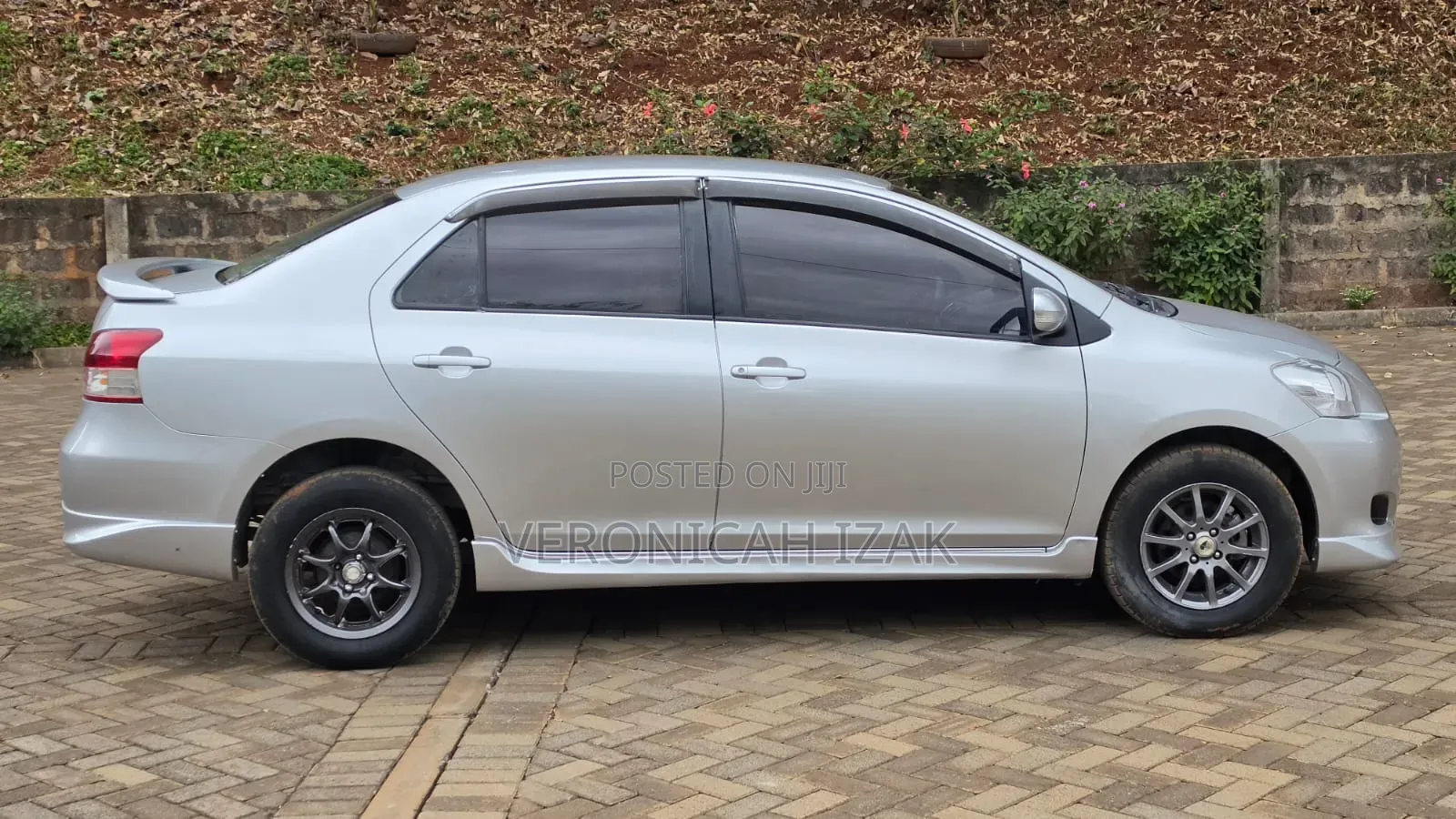 Toyota Belta 2009 Silver
