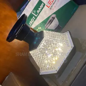 Classic Solar Gate Pillar Light With Automatic Dusk to Dawn Lighting