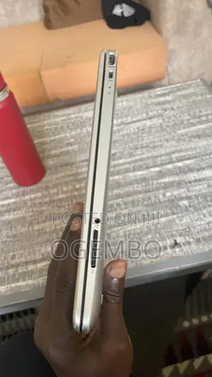 Laptop HP 15-fd1020ns 8GB Intel Core i3 SSD 256GB
