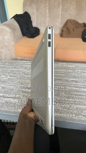 Laptop HP 15-fd1020ns 8GB Intel Core i3 SSD 256GB