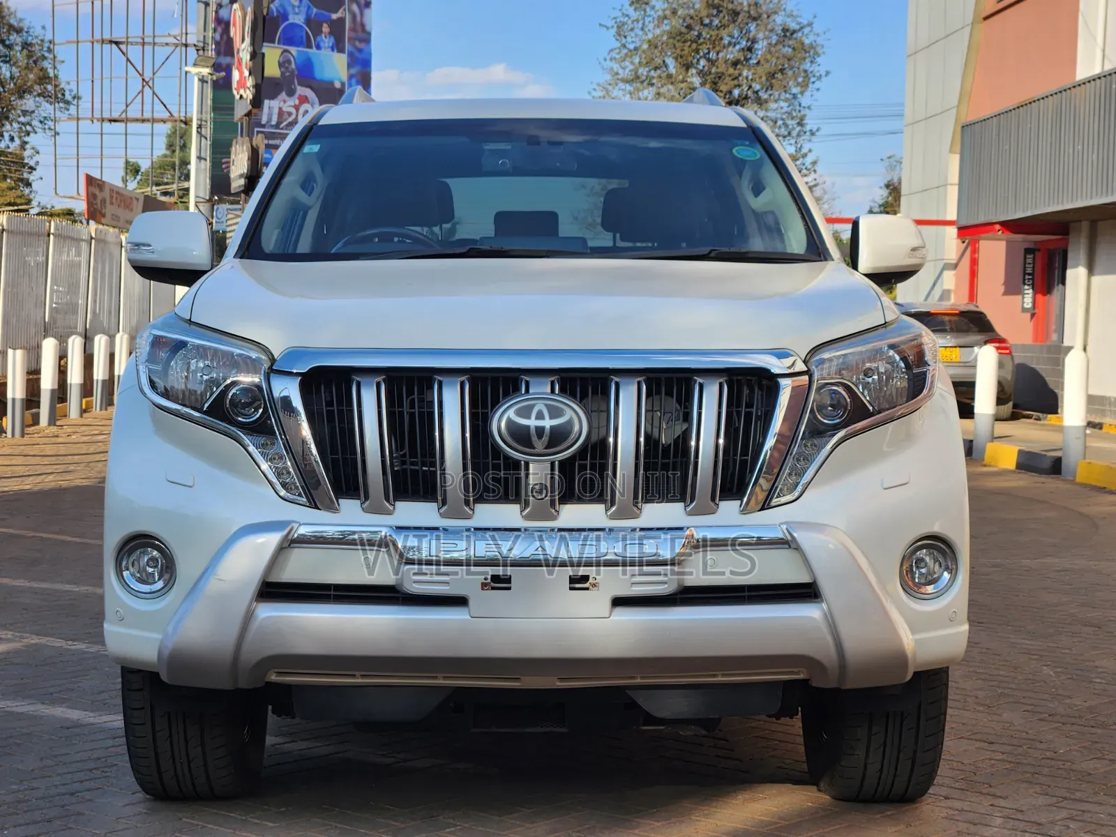 Toyota Land Cruiser Prado 2017 White