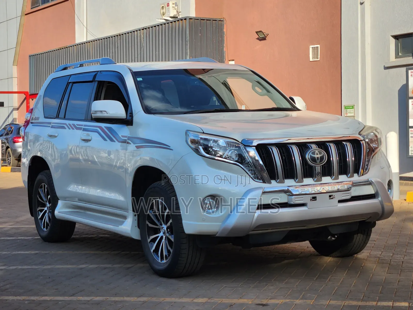 Toyota Land Cruiser Prado 2017 White
