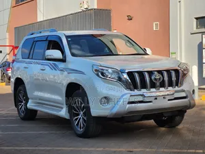 Toyota Land Cruiser Prado 2017 White