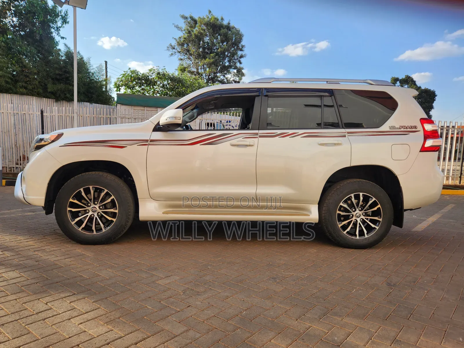 Toyota Land Cruiser Prado 2017 White