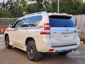 Toyota Land Cruiser Prado 2017 White