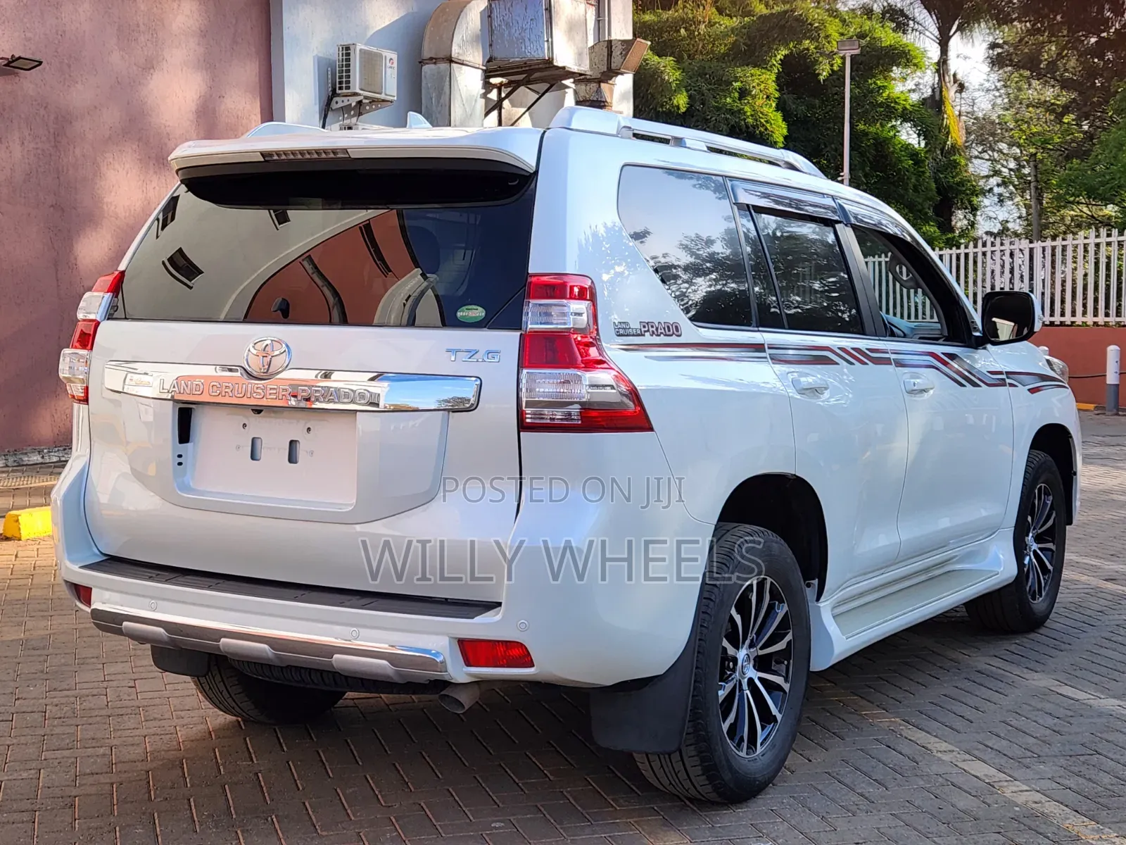 Toyota Land Cruiser Prado 2017 White