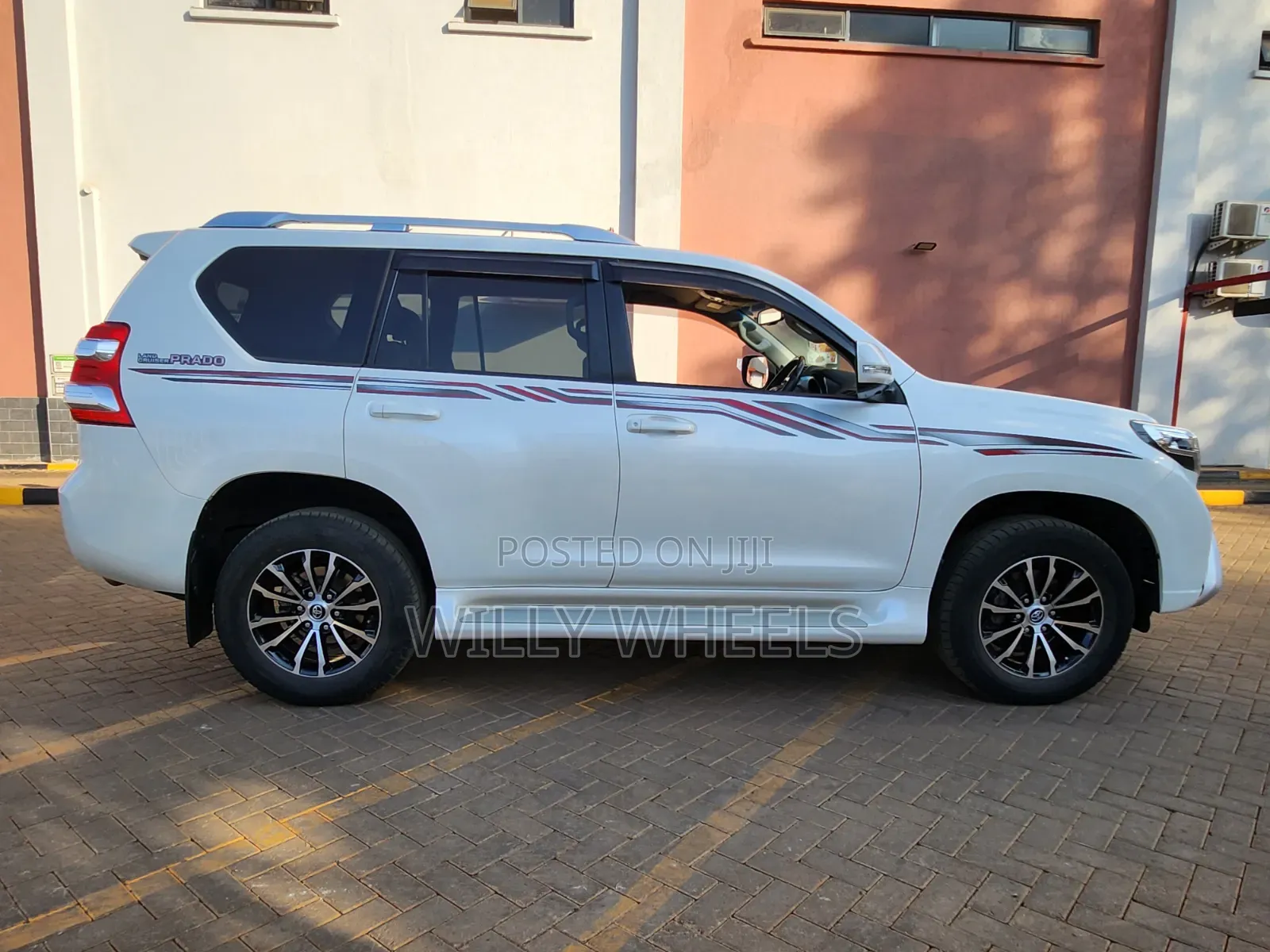 Toyota Land Cruiser Prado 2017 White
