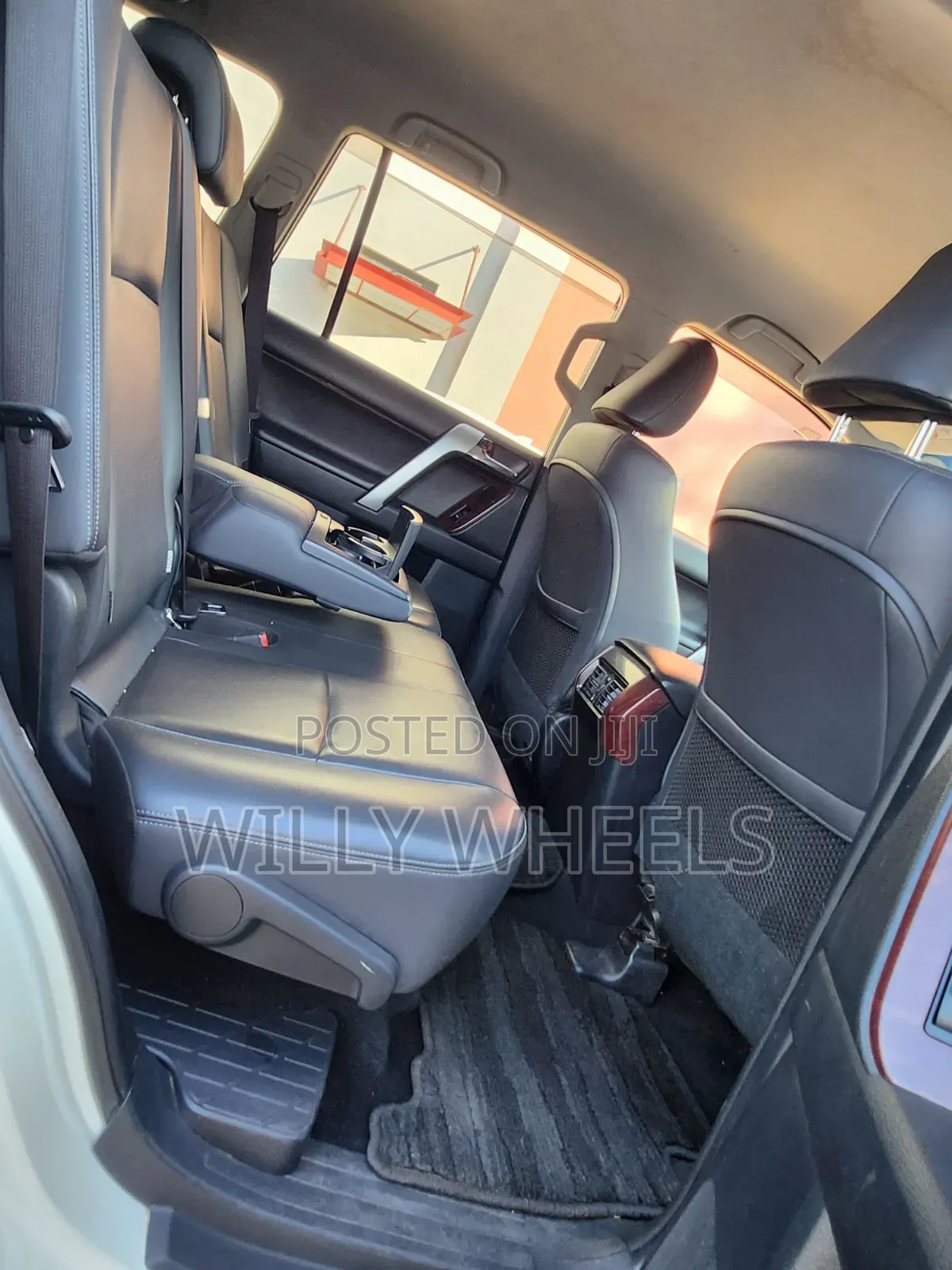 Toyota Land Cruiser Prado 2017 White
